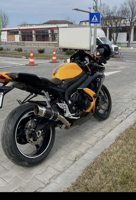 Suzuki GSXR 600 K8-K9
