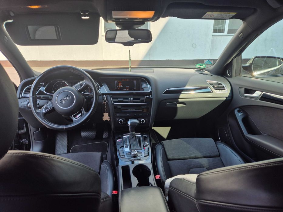 Audi A4 S-Line full