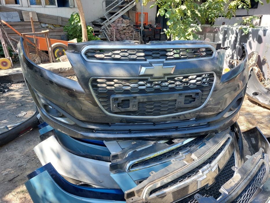 Бампера передние и задние, авторазбор.