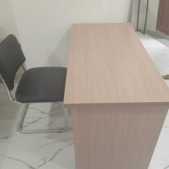 Продается стол и стул