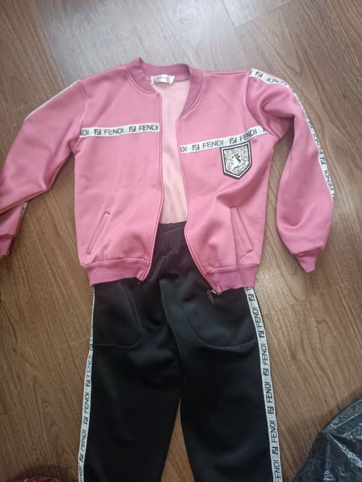 Продаются вещи на девочку 10-12 лет