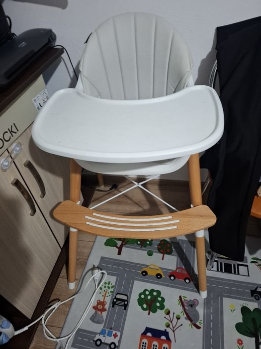 Vând pătuț copil, scaun de masă, scoică și căruț copil