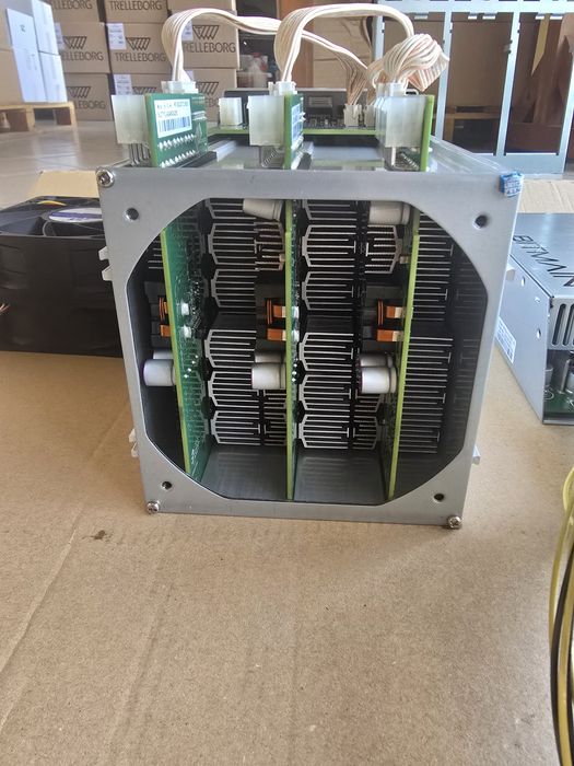 Antminer S9 13,5th/s