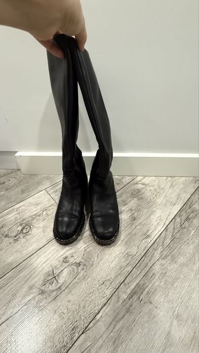 Продам зимние сапоги кожаные BASCONI