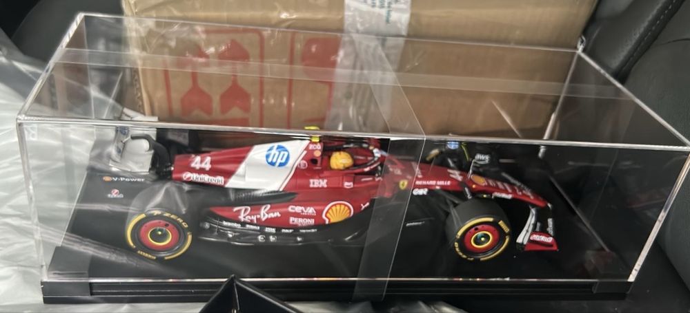 Looksmart 1:18 f1 sf25