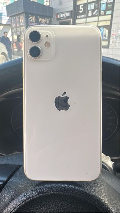 Продам Айфон 11, память 128, в хорошем состоянии