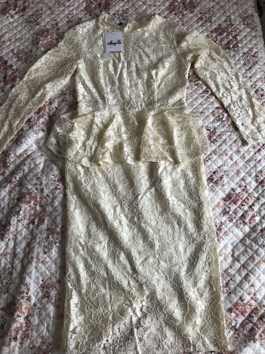 продается нарядные платья