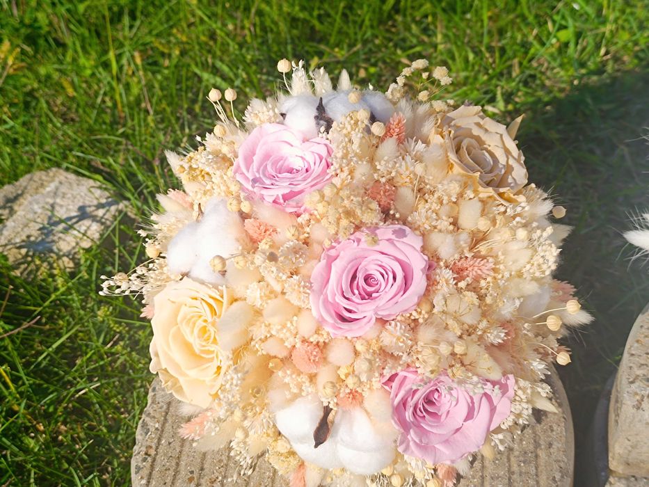 Buchet nașa sau mireasa,se pot realiza și alte modele