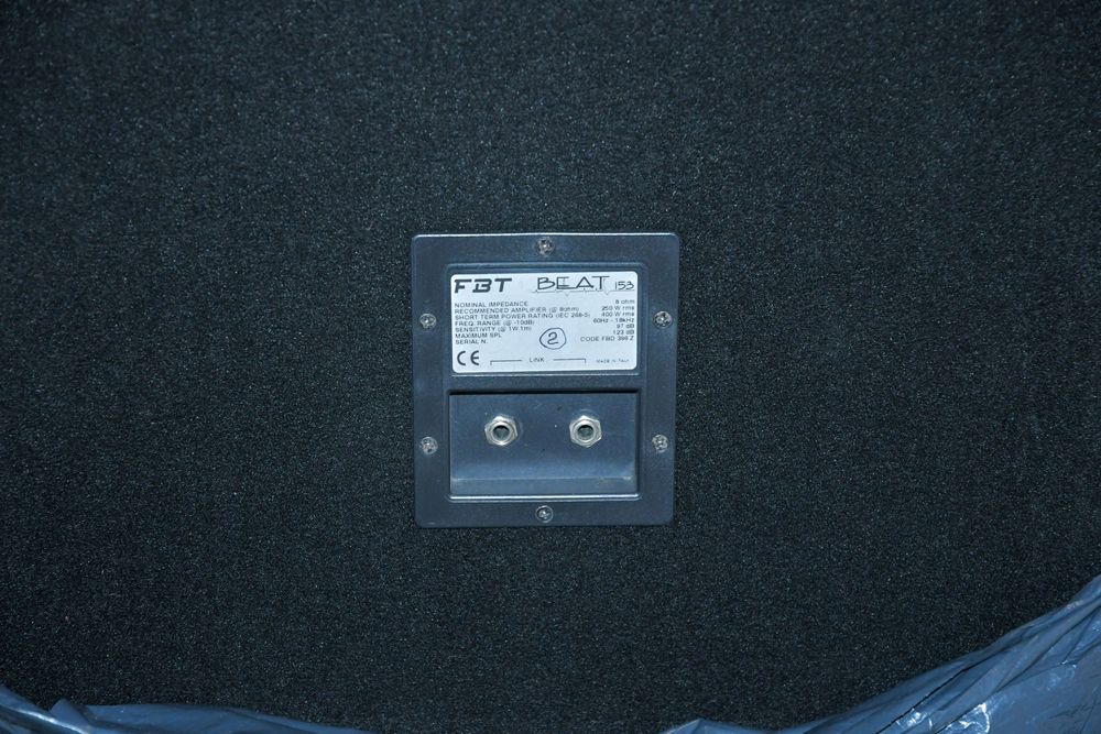 Boxe FBT 250w 3 căi 15 țoli 8 ohmi Dynacord RCF VL ieftin afacere Bucu