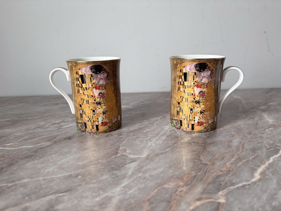 Чаши с картина.