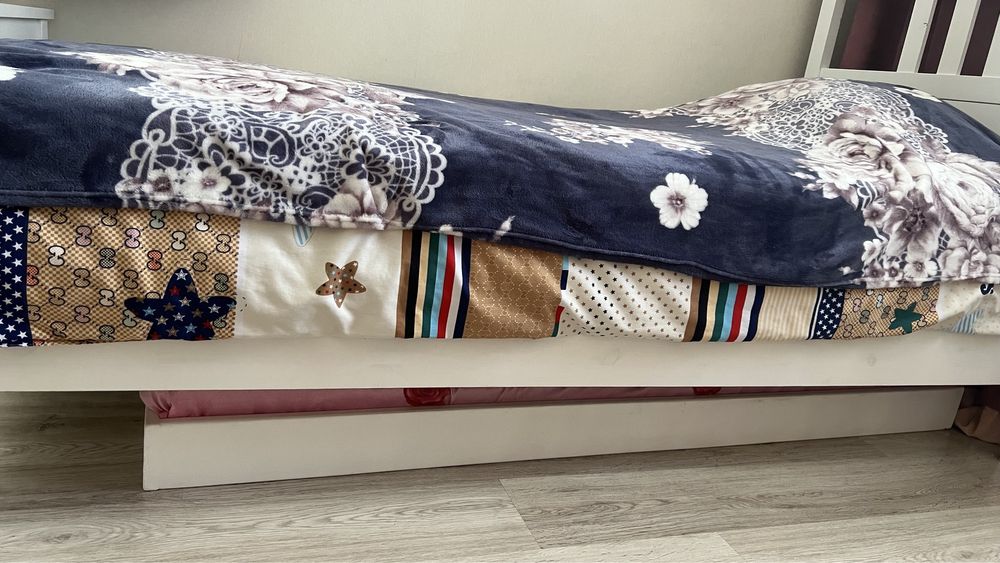 Продам кровать, дополнительное спальное место