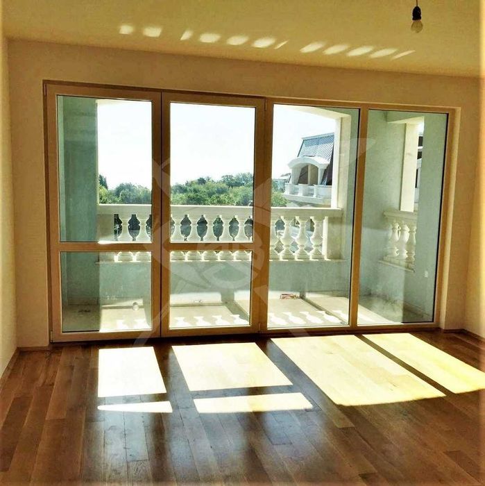 Тристаен апартамент в Св. св. Константин и Елена - 44171