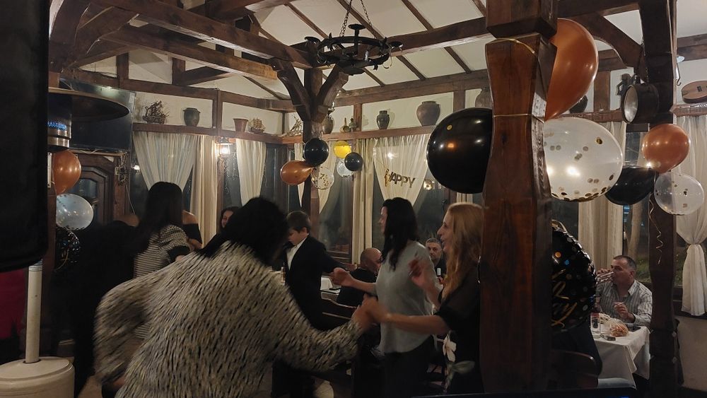 Ди джей, PARTY DJ, Дисководещ