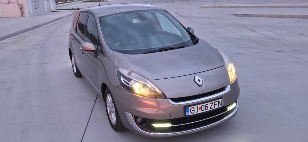 RENAULT SCENIC III – 7 Locuri – Motor 1.6 dCi 130 CP – Ediție BOSE