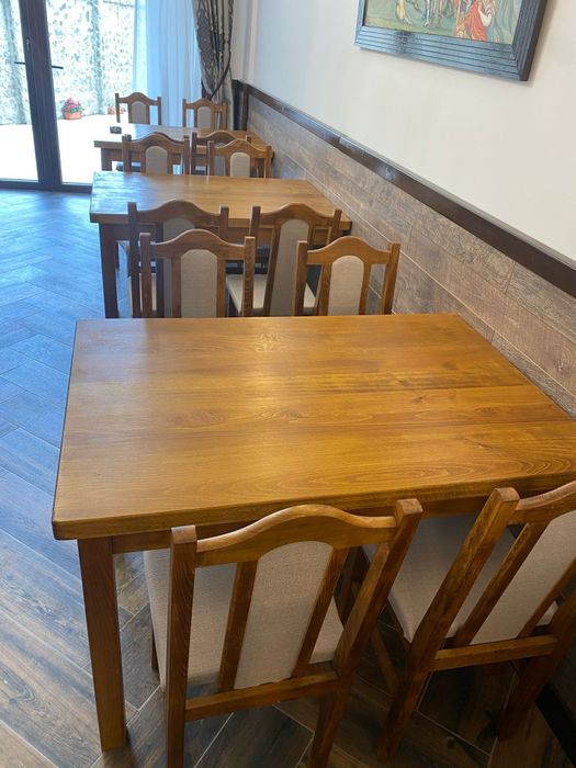 Producător scaune tapițate și mese din lemn masiv