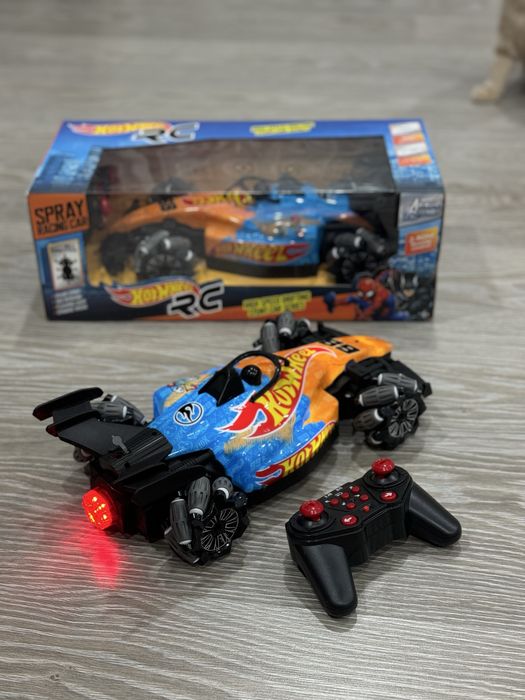 Hotwheel Spray Racing Car