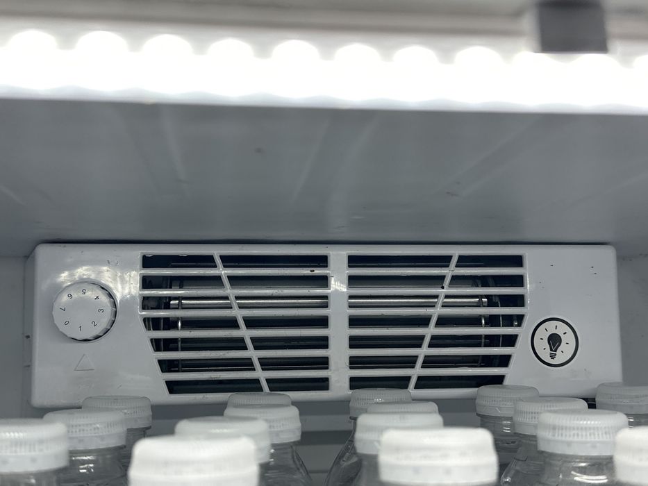 Хладилна витрина Snaige