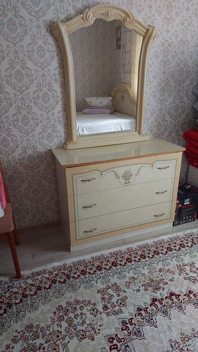 Спальный гарнитур в отличном состоянии