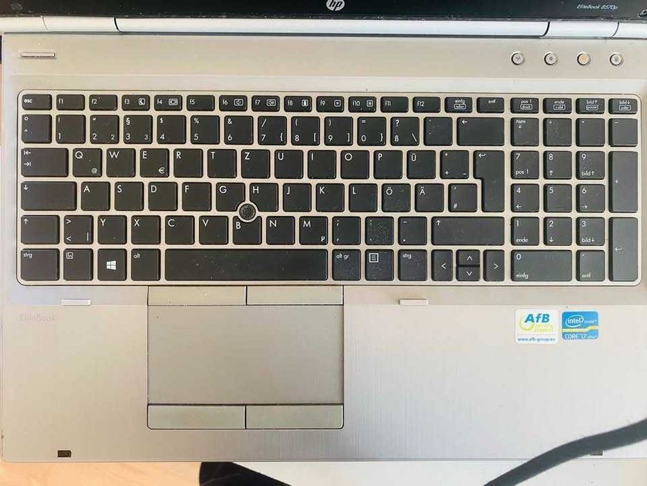 Лаптоп HP 8570 proc i7 3520 2x2,9 ghz turbo 3,6 ghz SSD 128 gb