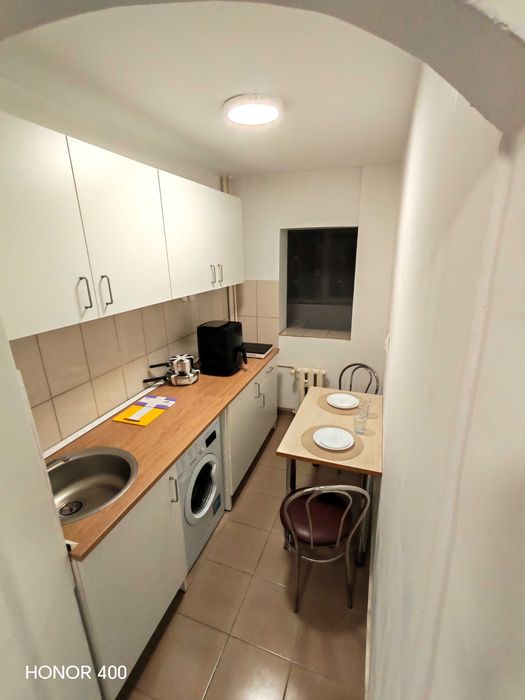 Garsonieră 38 mp renovată, mobilată - zona Doamna Ghica, strada Cremenita, bloc reabilitat,