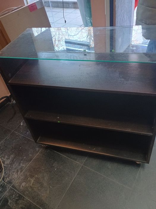 Обзавеждане за магазин или заведение