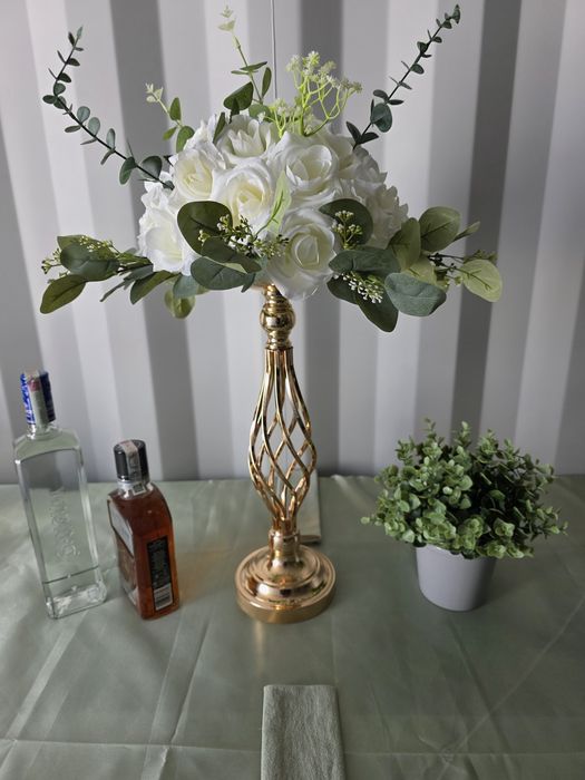 Златни вази за цветя тромпети Поставка за цветя