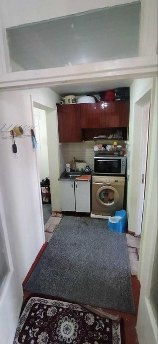 Срочно Метро якинида 2/6/9 квартира 43м.кв СОТИЛАДИ!!!