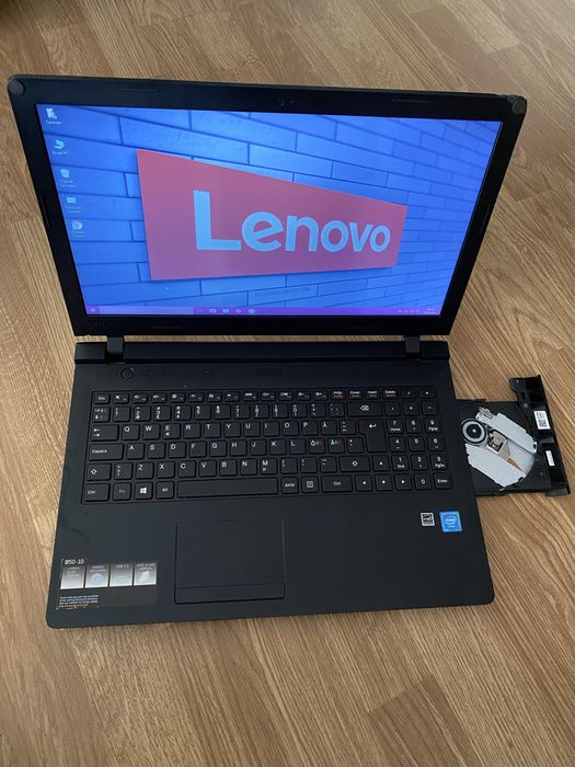 Laptop Lenovo Slim Display 15,6 inch led,Windows 10 Pro,4gb ram ddr3,SSD 130gb m, baterie buna  cu incarcator