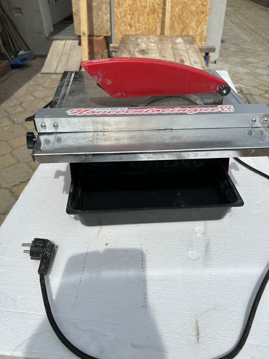 Vand masina electrica Montolit cu apa pentru taiat gresie si faianta cu disc original Montolit