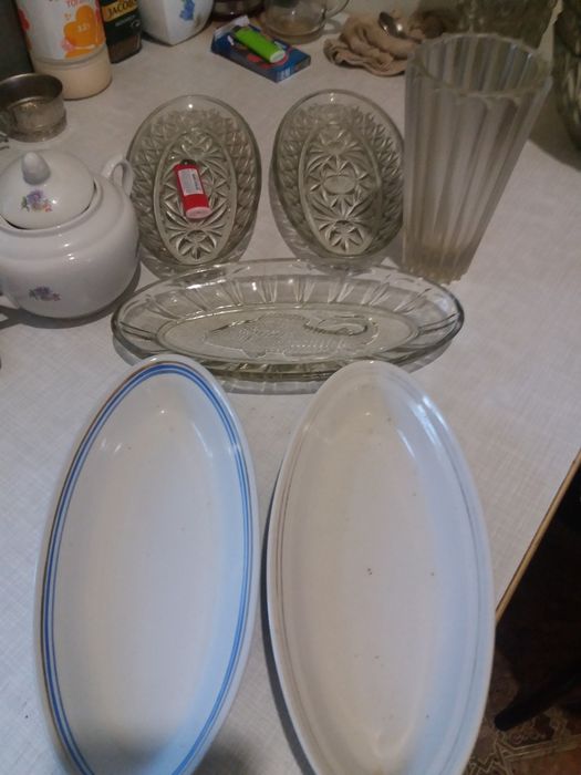 Продам столовую посуду..