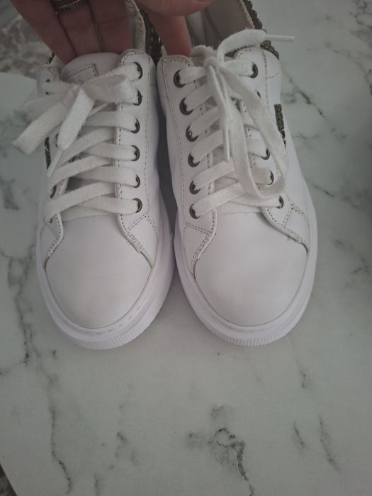 Adidasi guess  36