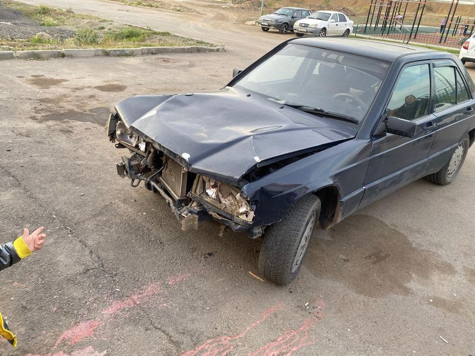 Продам мерс 190  ,1.8 объем
