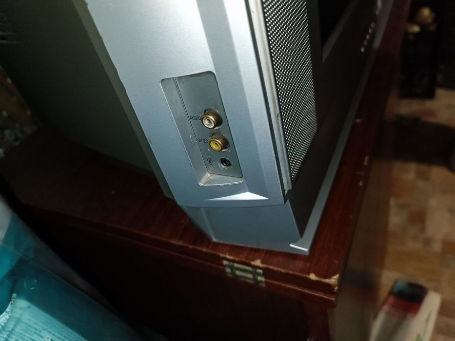 Телевизор Samsung 21 дюйм,диагональ 52см.