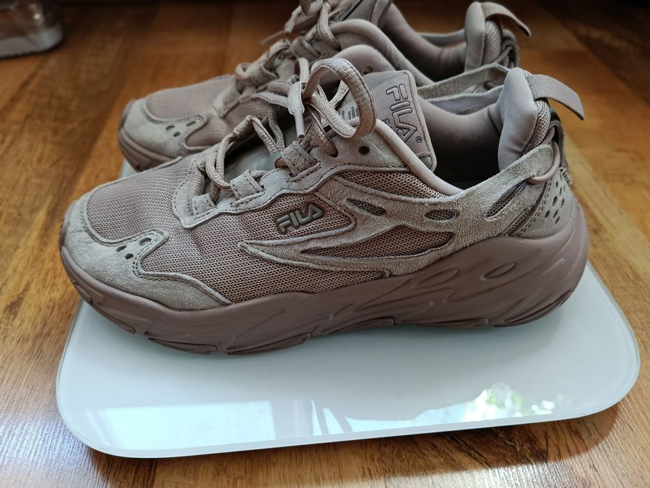 Adidași.    Fila