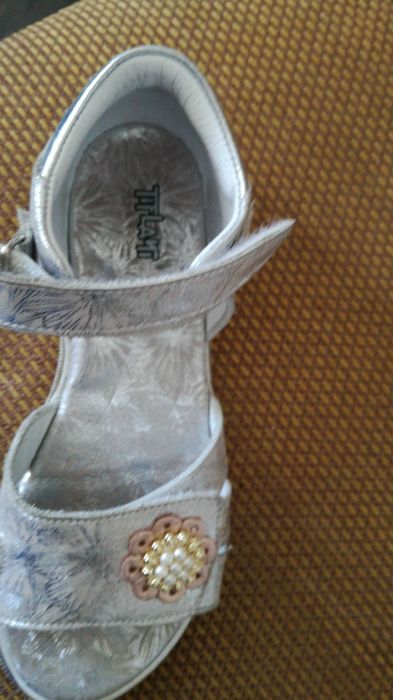 Обувь на девочку новая и бу