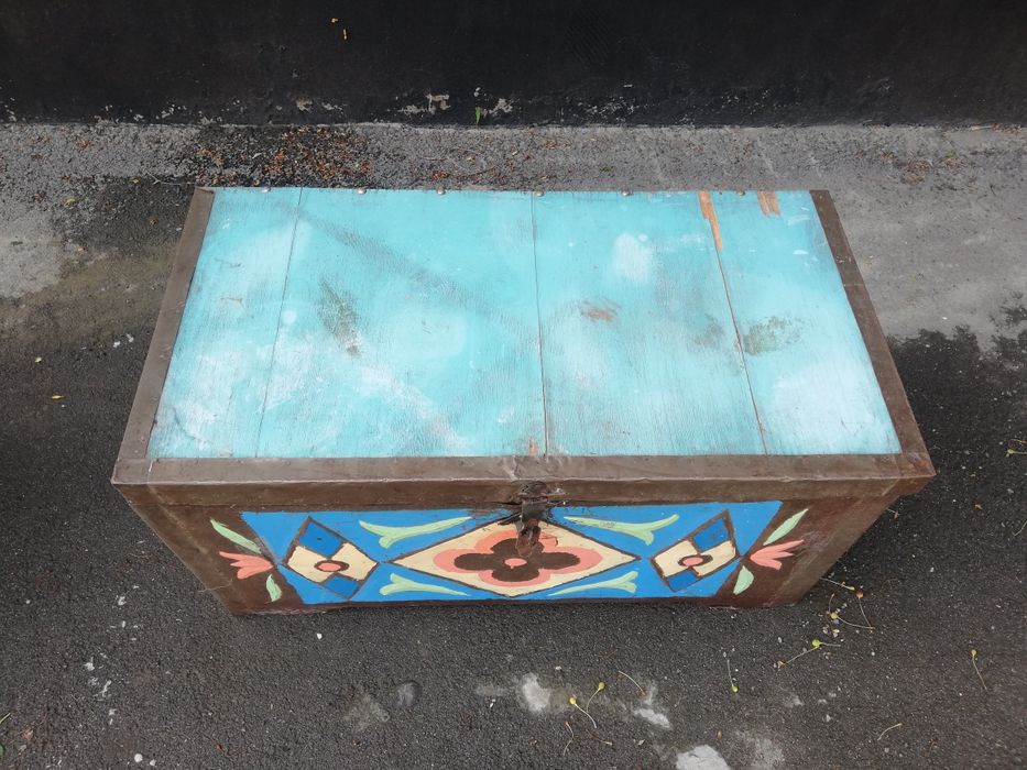 Сандық сатылады.