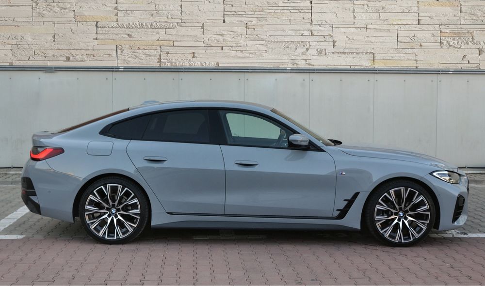 420 D Mild-hibrid X-Drive // M Pachet // Keyless entry // Hed up display // Alcantara // Garantie Premium