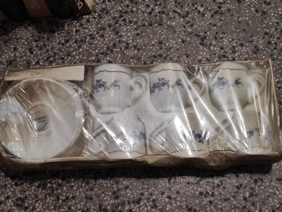 Нов комплект чаши за кафе france arcopal