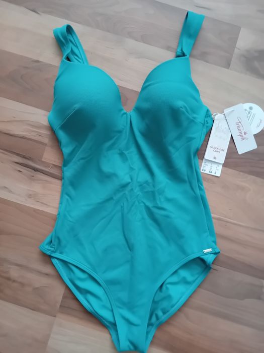 Ted Baker/Tory Burch/Triumph цели  бански