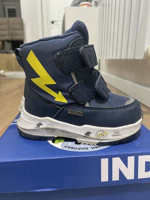 Продам детские зимние ботинки