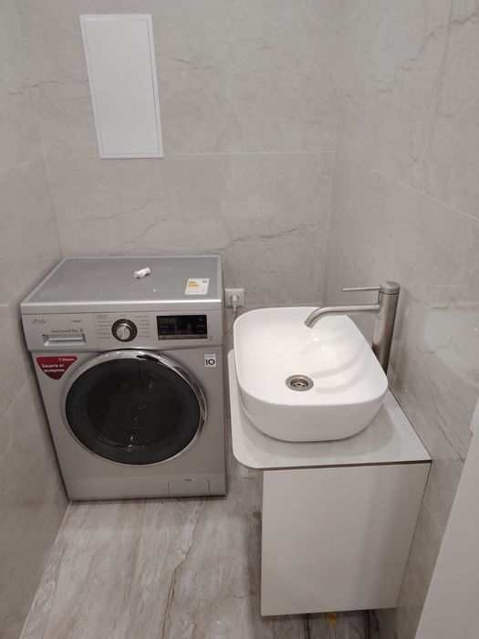 Сантехник,кафель