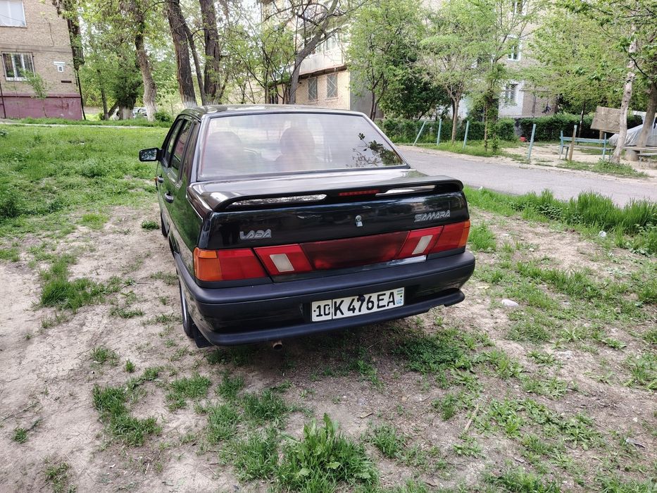 Прадётся автомобиль ВАЗ-2115 Лада-Самара