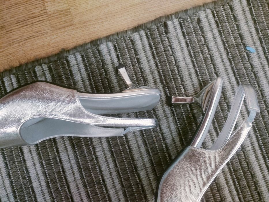 Туфли вечерние серебристые