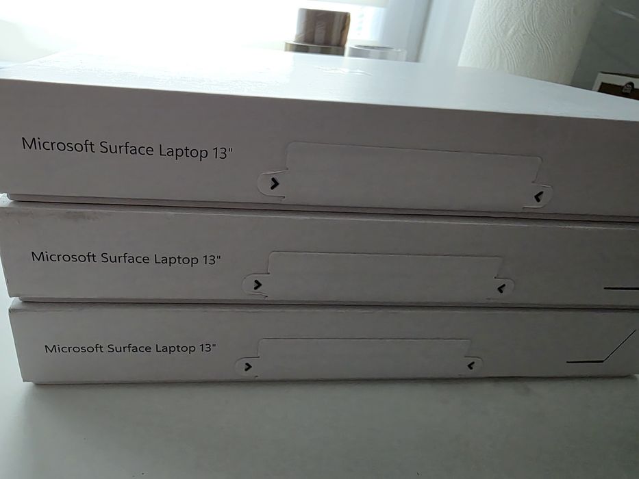 MICROSOFT Surface Laptop 13 1st edition touchscreen, Qualcomm Snapdragon X Plus, 16GB, 256GB SSD Platinum Windows 11 Home - transport gratuit
