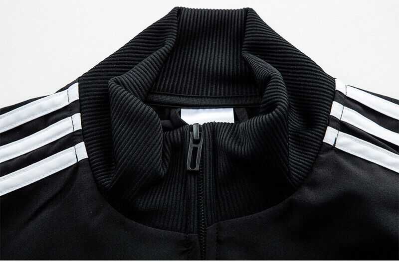 ADIDAS
TRENING PENTRU BARBATI

3 Stripes Woven marimea 52 sau L