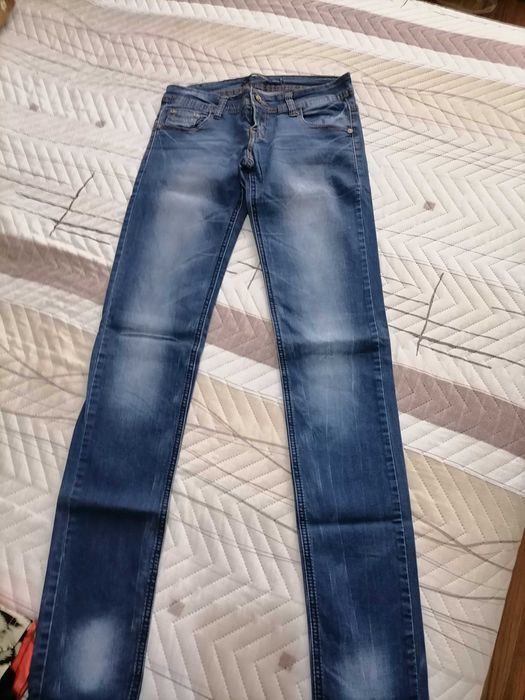 Всички дънки на символични цени