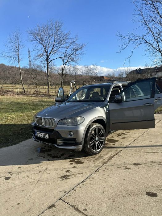 Vând schimb x5 2008