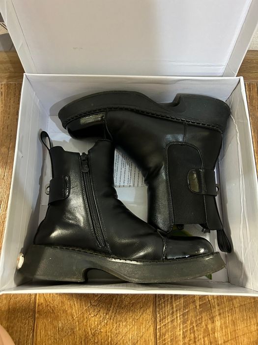 Демисезонные ботинки для девочки р. 35, черные