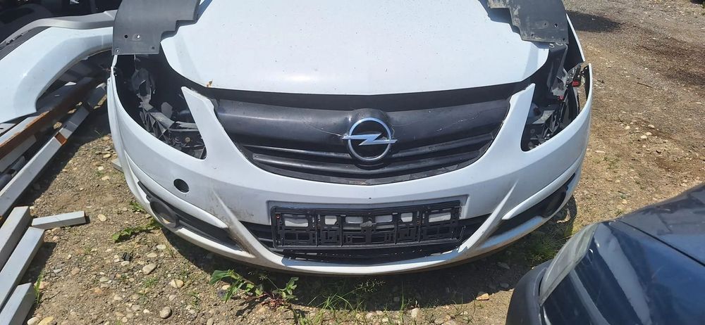 bara fata opel corsa d hatchback