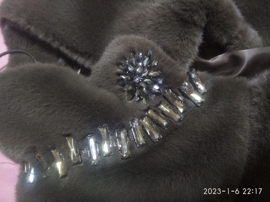 Original shuba sotiladi.uncha kiyilmagan yangiday turibdi